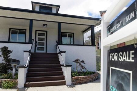 Which Is Better: Continuing To Rent In Los Angeles Or Buying A House?
