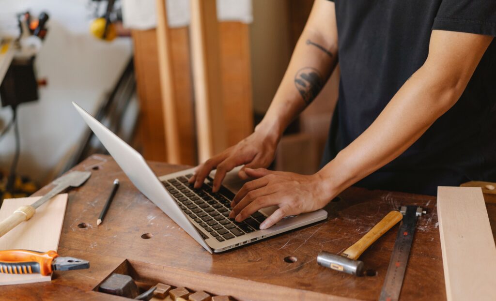 AI in Marketing and Business Growth for Carpenters